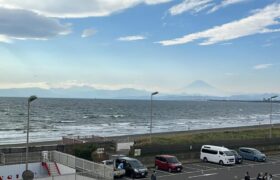 12DA12AE-2B3E-4BD5-8A9F-B602BE670527